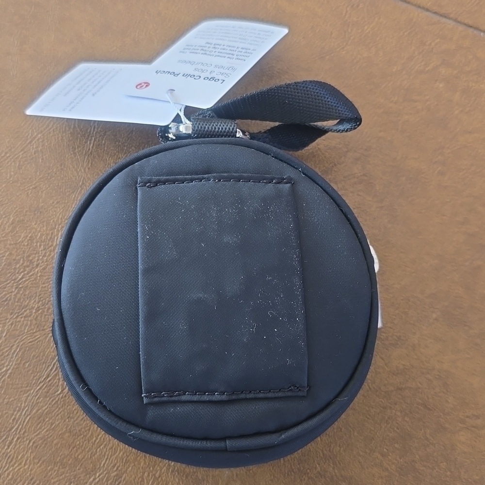 NWT Lululemon Logo Coin Pouch Black Compact Zippered Wallet Travel Accessory - Picture 2 of 6